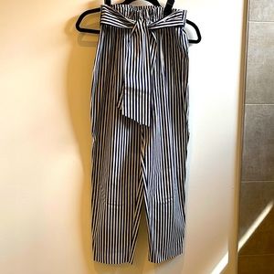 Cute Zara Navy and White Crop Pants